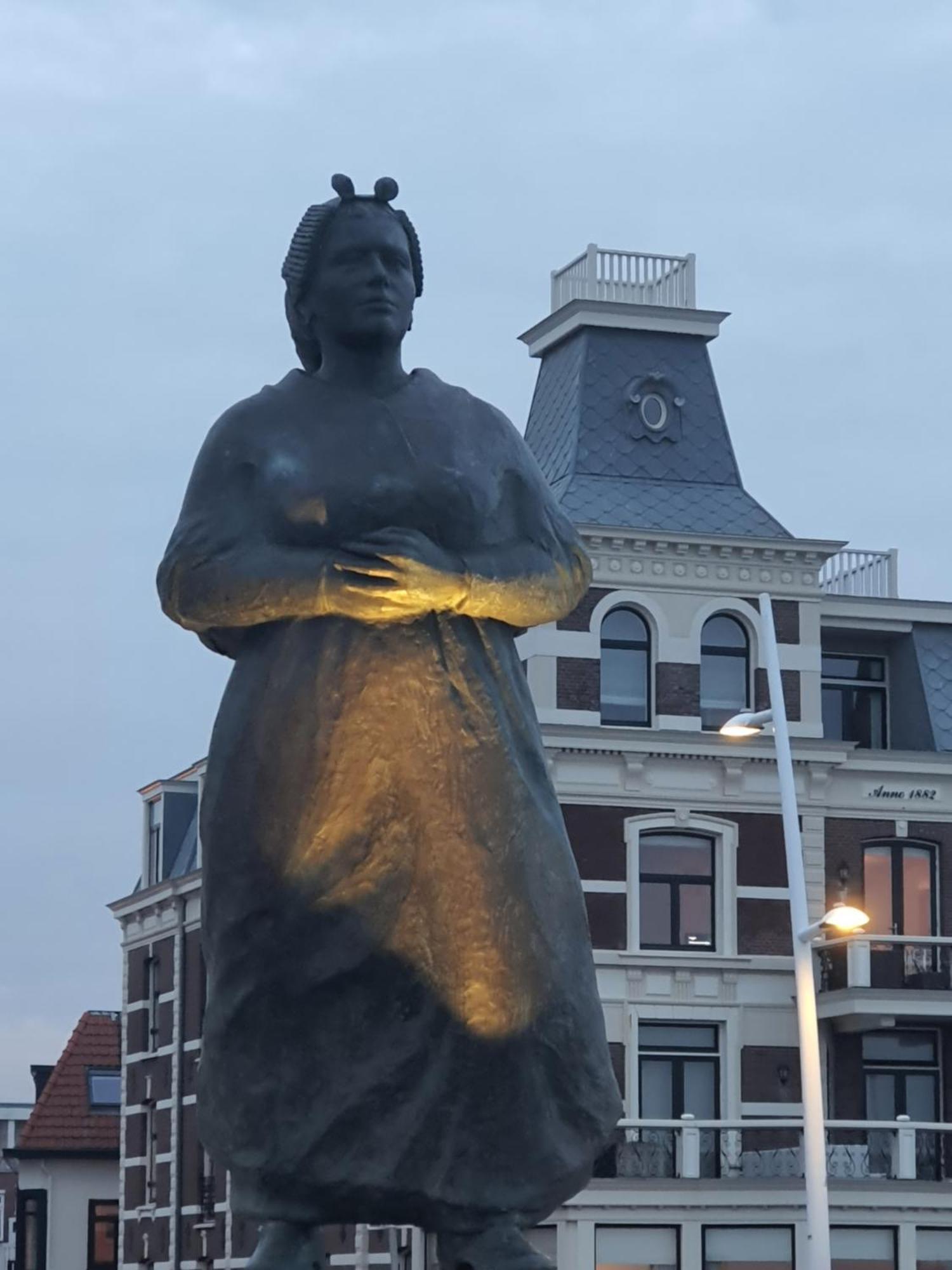 Bluebeach Scheveningen Den Haag Bagian luar foto